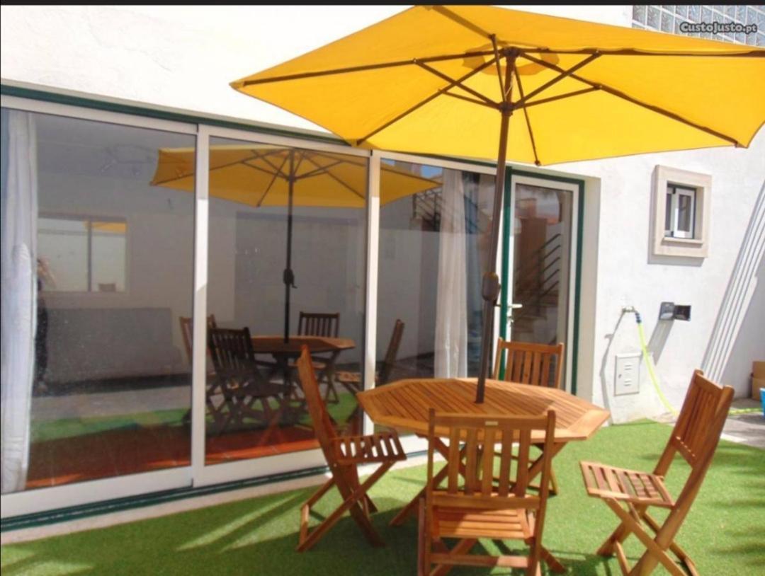 Casinha Res Do Chao Na Nazare Com Quintal E Barbecue Villa Buitenkant foto